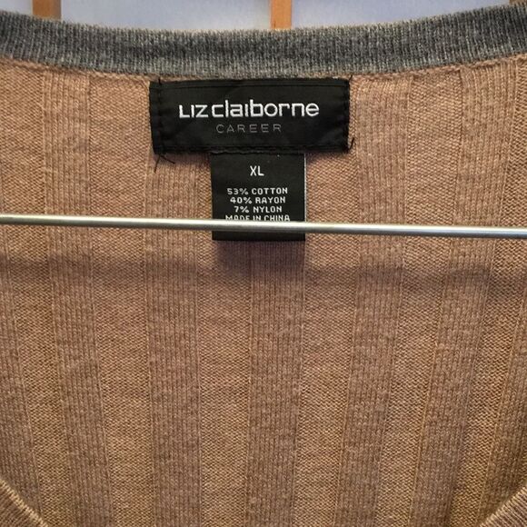 3/$20 Liz Claiborne Career L/S Vneck Ribbed Sweater - Picture 4 of 8